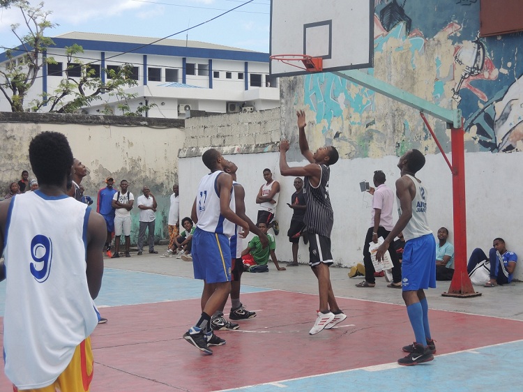 image Basket-ball : Ultime regroupement à Moroni Dix clubs de l'île ont répondu présent avec enthousiasme